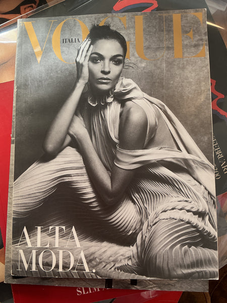 Vogue Italia no. 799 Marzo 2017 – High Valley Books